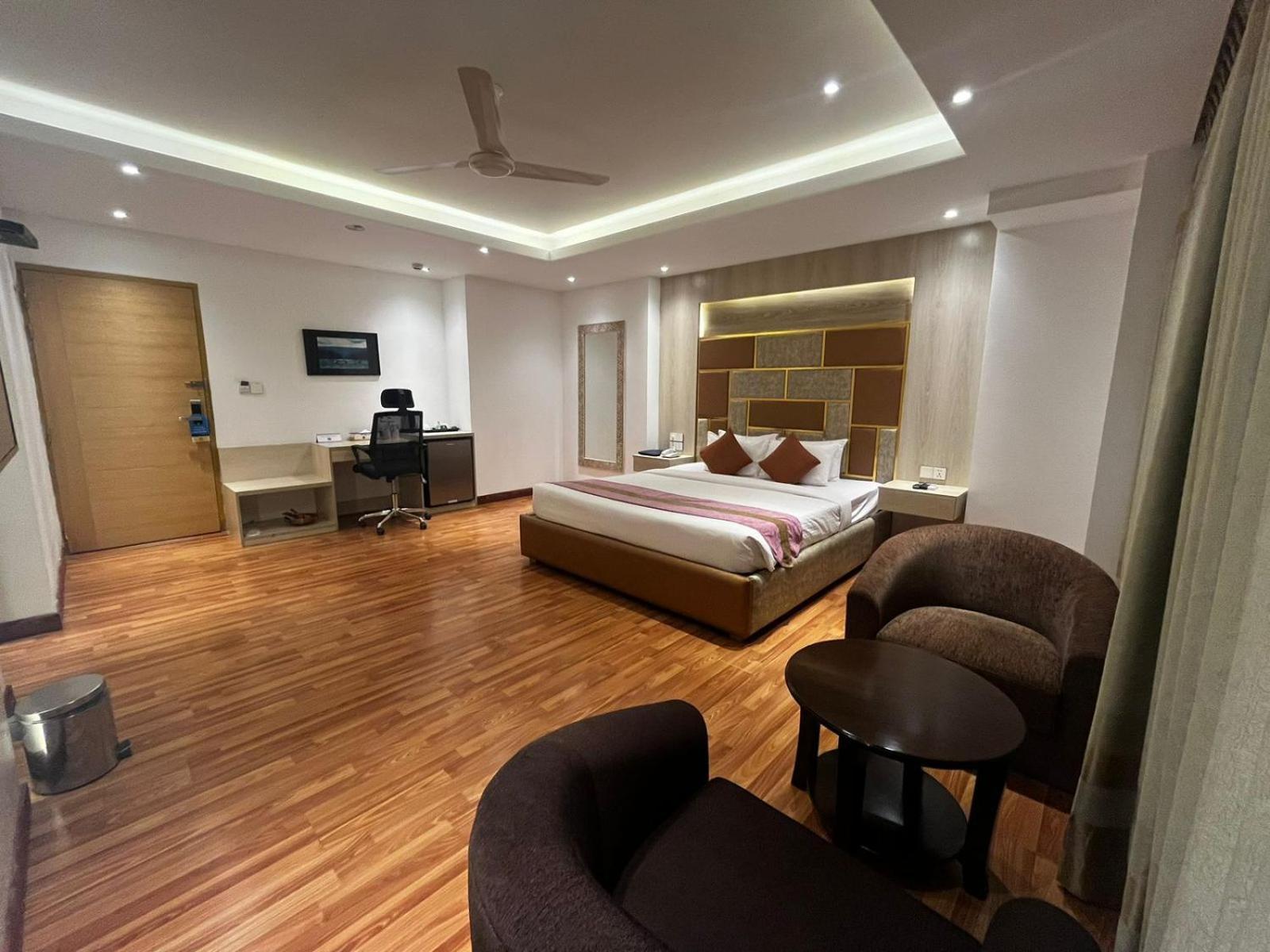 Royal Raj Hotel Rajshahi Bagian luar foto