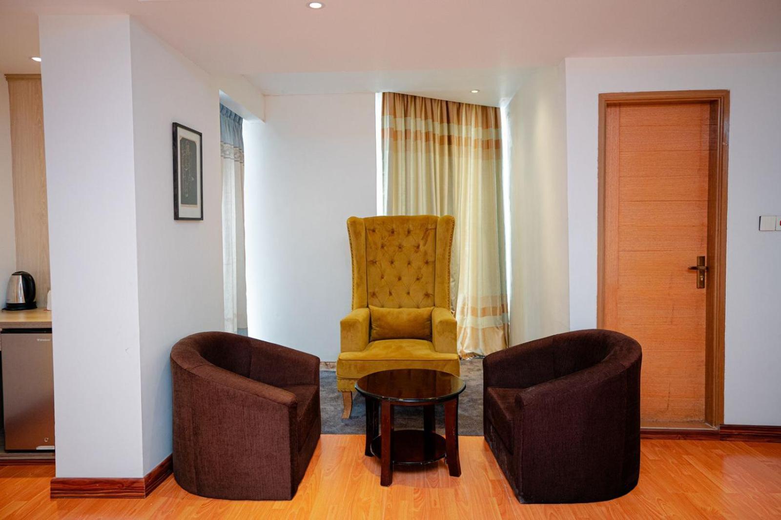 Royal Raj Hotel Rajshahi Bagian luar foto